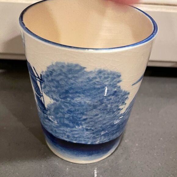 Antique Japanese hand painted Ceramic blue and white windmill cup - Picture 3 of 6